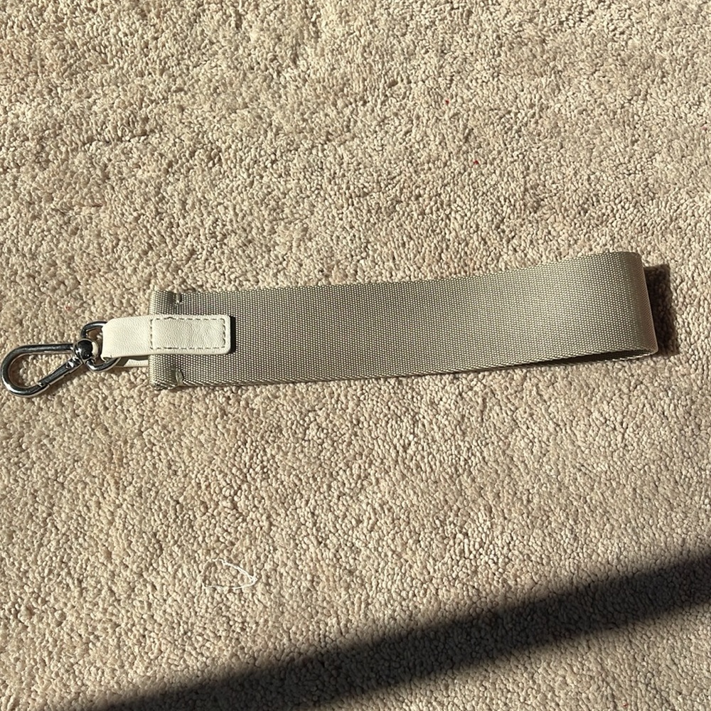 lululemon wrist keychain - Picture 3 of 3